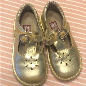 Gently worn girls L’amour shoes